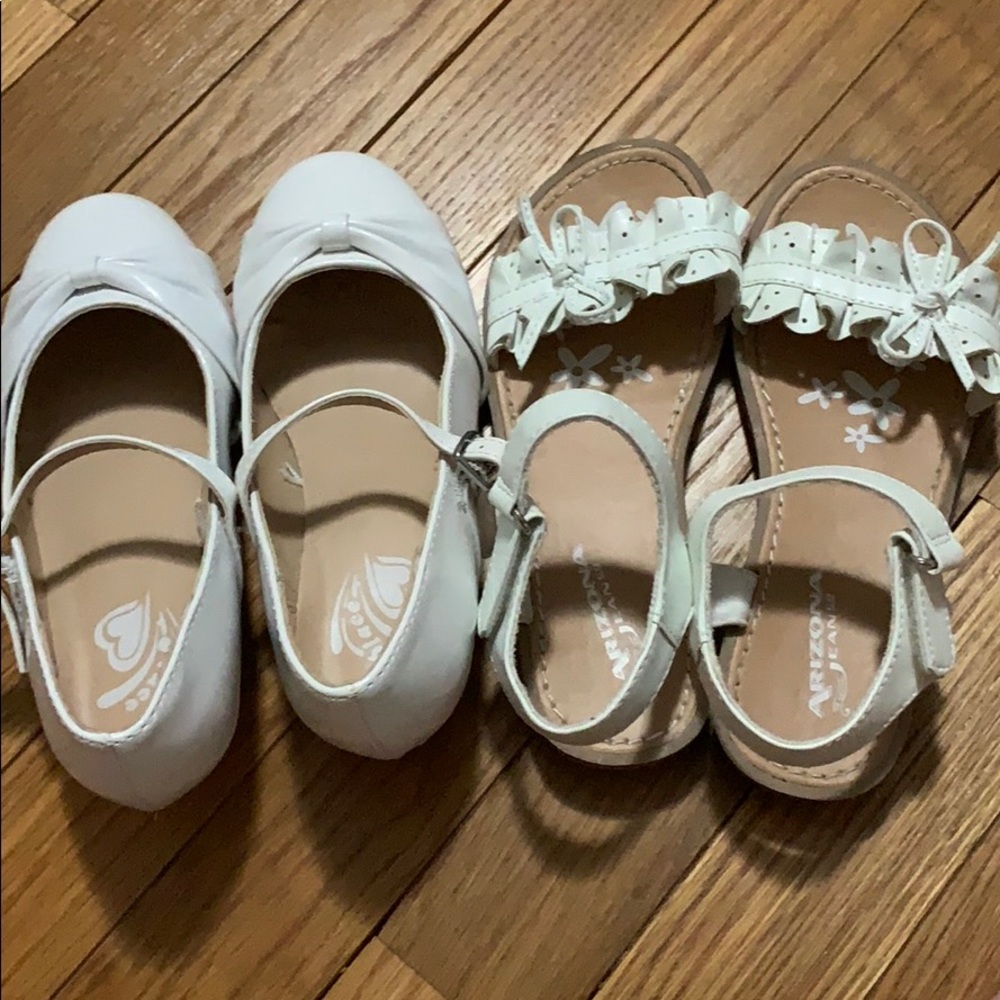 2 pairs of shoes